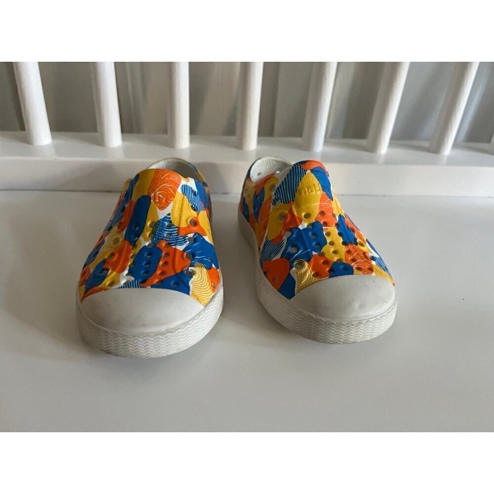 Native Shoes - Picture 2 of 6